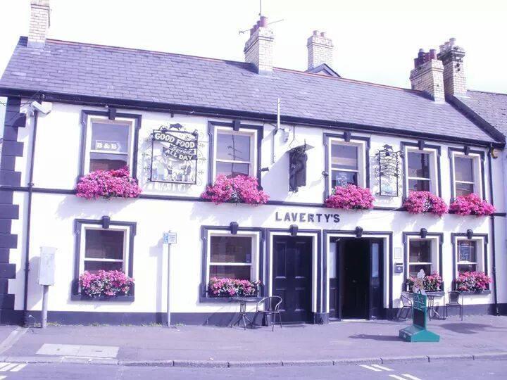 Laverty'S - The Black Bull Inn Randalstown Exterior photo